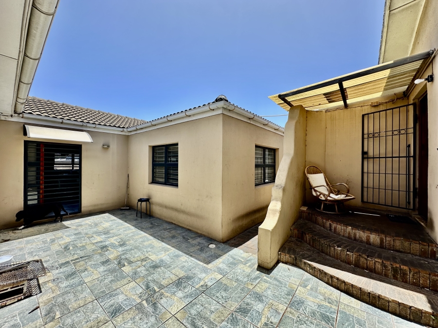 4 Bedroom Property for Sale in Vasco Estate Western Cape